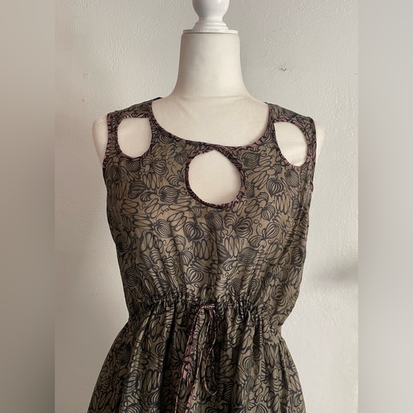 SARAH LILLER SAN Francisco Patterned Layered Dress w/ Cutouts - Picture 4 of 5